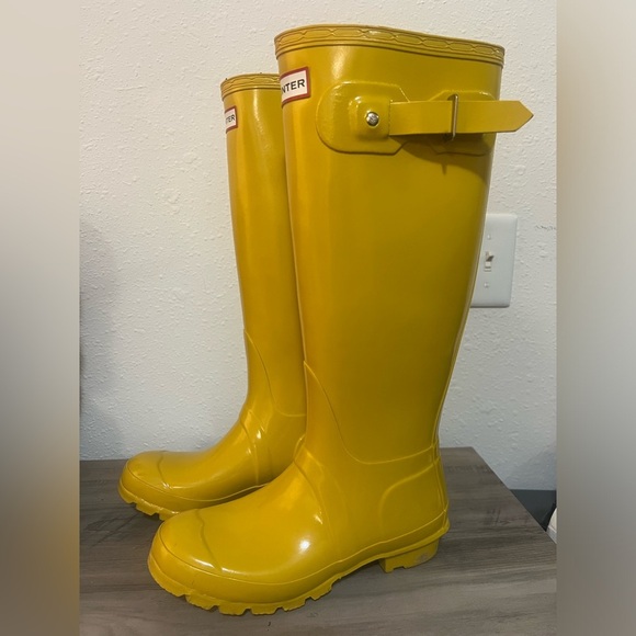 Hunter Other - Hunter Unisex Kid's Original Tall Rain Boot, Yellow, Size 5M/6F, Great Condition